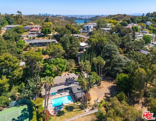 3525 N Knoll Drive, Los Angeles, CA 90068