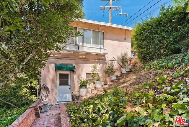 3525 N Knoll Drive, Los Angeles, CA 90068