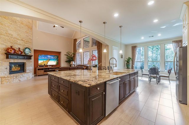 1006 Blossom Field Lane, Pinehurst, TX 77362