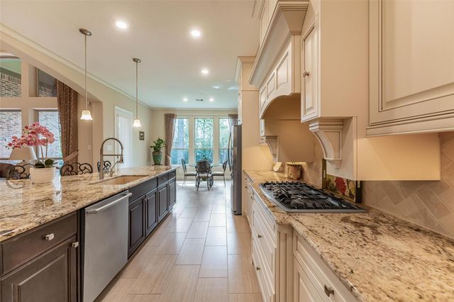 1006 Blossom Field Lane, Pinehurst, TX 77362