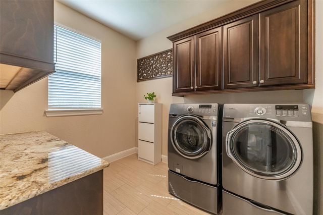 1006 Blossom Field Lane, Pinehurst, TX 77362