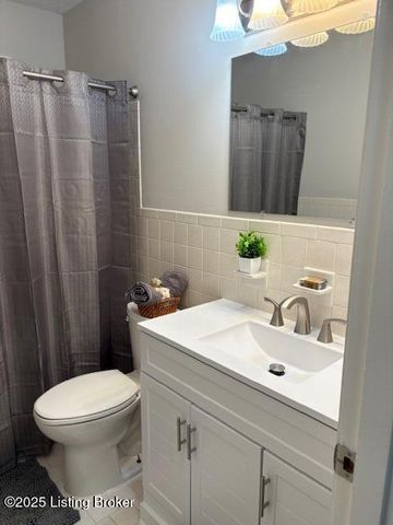 5006 Tumeric Ln, Louisville, KY 40258