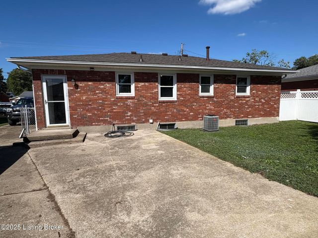 5006 Tumeric Ln, Louisville, KY 40258