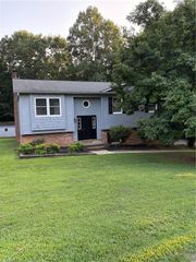 5046 Fleetwood Circle, Winston-salem, NC 27106