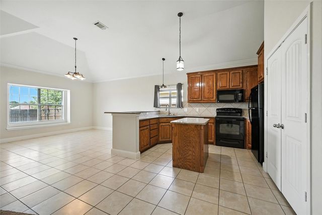 225 Glenview Drive Dr, Aubrey, TX 76227