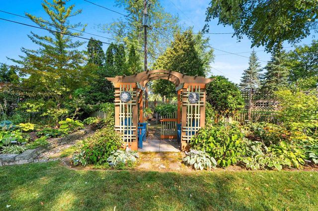 936 ST MARYS STREET, De Pere, WI 54115