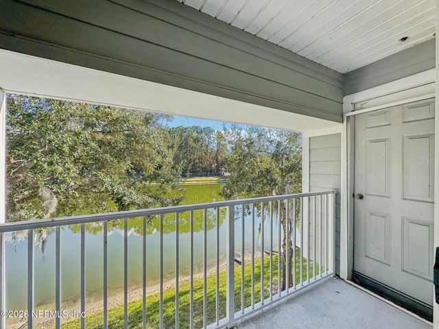 7067 DEER LODGE Circle 106, Jacksonville, FL 32256