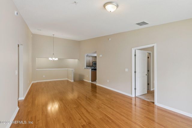 7067 DEER LODGE Circle 106, Jacksonville, FL 32256