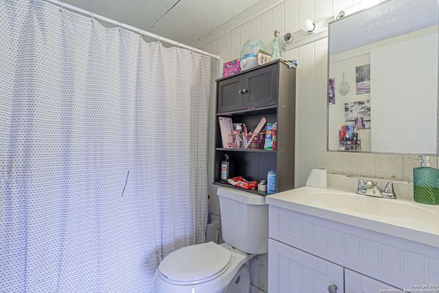 2478 Weil Rd, Marion, TX 78124