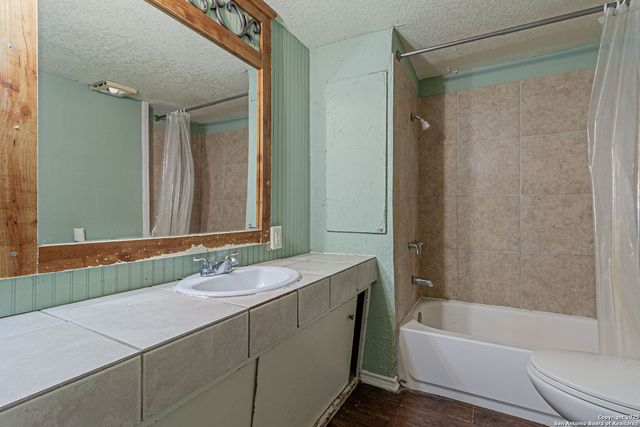 2478 Weil Rd, Marion, TX 78124