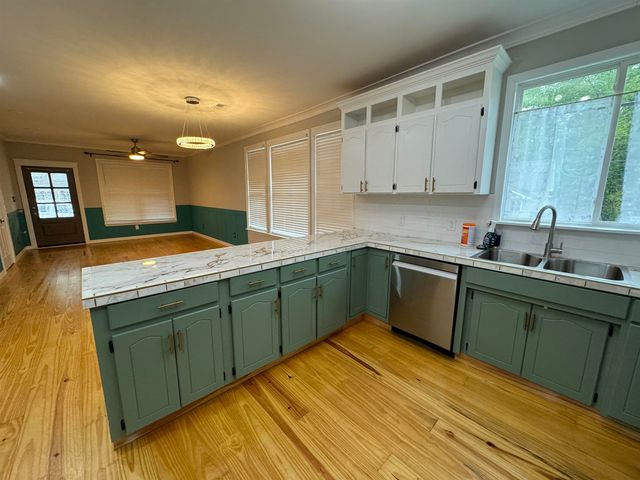 330 W Birnie Street, Gaffney, SC 29341