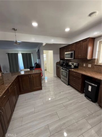 1710 Garretson Avenue, Corona, CA 92879