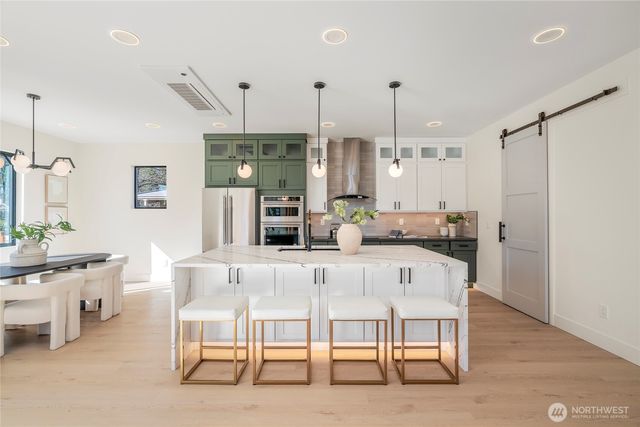 11279 59th Avenue S, Seattle, WA 98178