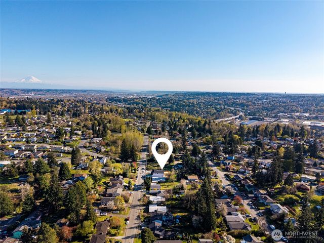 11279 59th Avenue S, Seattle, WA 98178