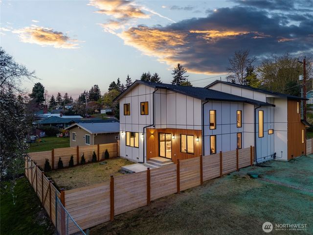 11279 59th Avenue S, Seattle, WA 98178