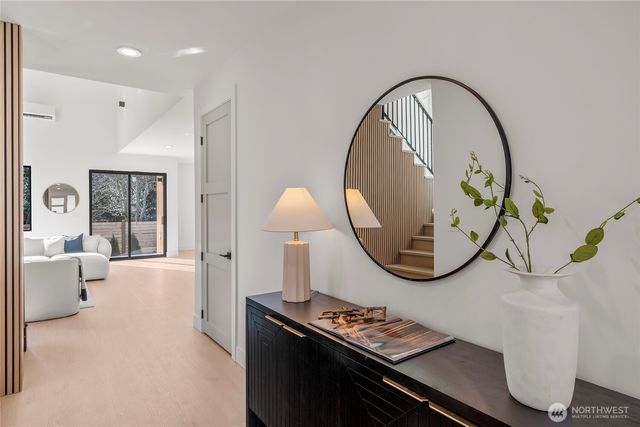 11279 59th Avenue S, Seattle, WA 98178