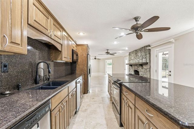 1900 CAPRI ROAD, Valrico, FL 33594