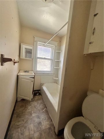 1718 18th Street, Niagara Falls, NY 14305