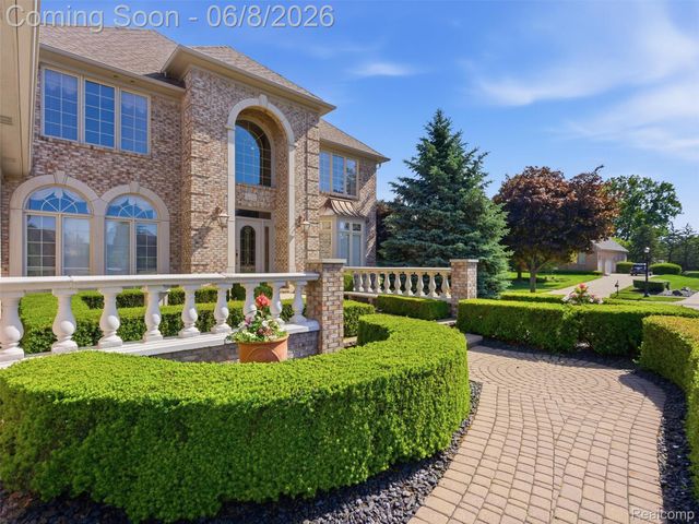 54150 Queensborough Drive, Shelby Charter Township, MI 48315