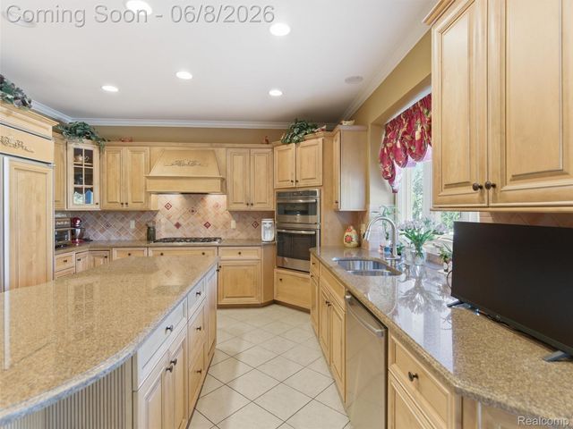 54150 Queensborough Drive, Shelby Charter Township, MI 48315
