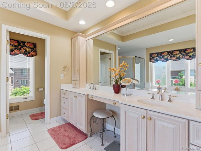 54150 Queensborough Drive, Shelby Charter Township, MI 48315