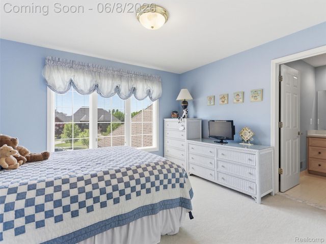 54150 Queensborough Drive, Shelby Charter Township, MI 48315