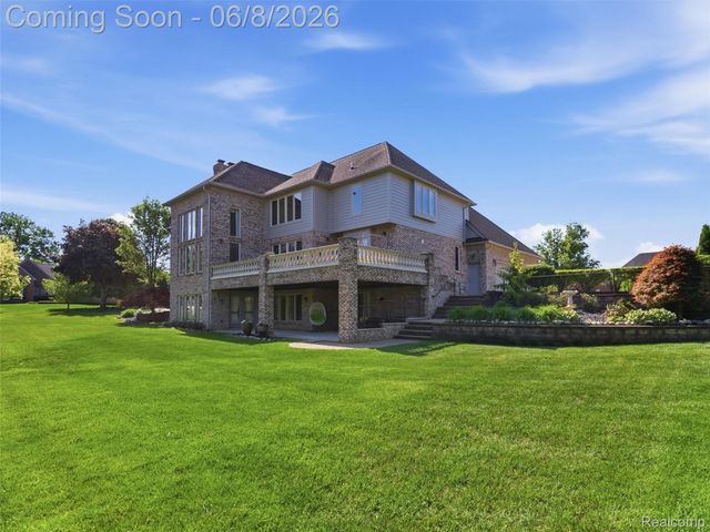 54150 Queensborough Drive, Shelby Charter Township, MI 48315