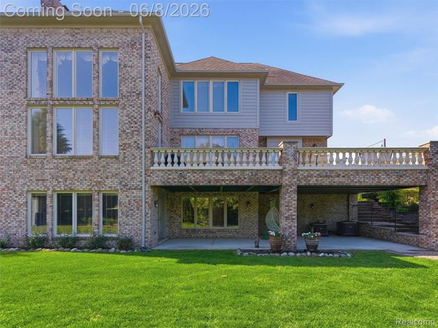 54150 Queensborough Drive, Shelby Charter Township, MI 48315