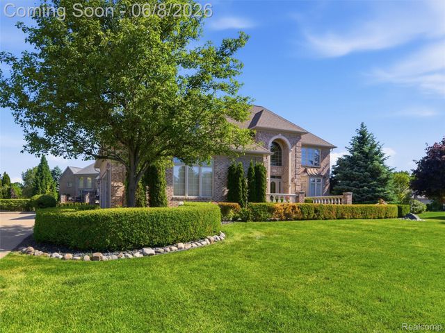54150 Queensborough Drive, Shelby Charter Township, MI 48315