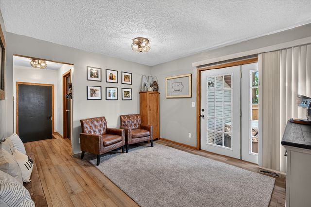1008 Pleasant Street SE, Bondurant, IA 50035