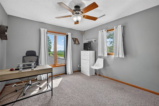 1008 Pleasant Street SE, Bondurant, IA 50035