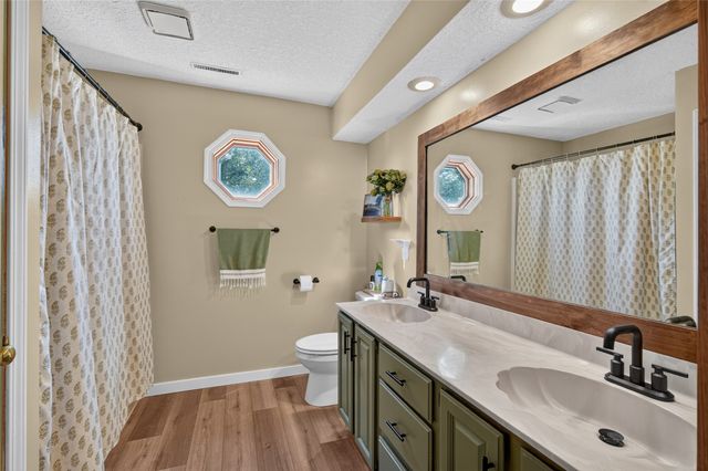 1008 Pleasant Street SE, Bondurant, IA 50035