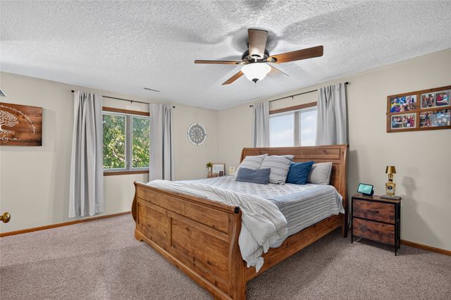 1008 Pleasant Street SE, Bondurant, IA 50035