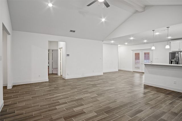 327 Coyote Creek Drive, Lavon, TX 75166