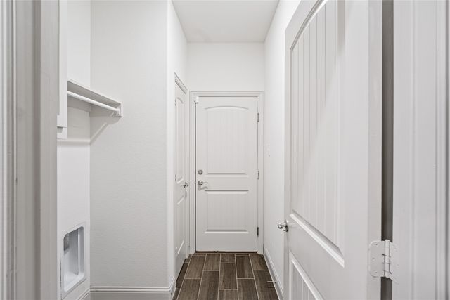 327 Coyote Creek Drive, Lavon, TX 75166