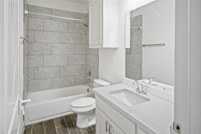 327 Coyote Creek Drive, Lavon, TX 75166