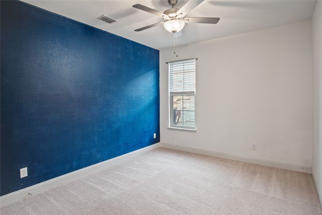 327 Coyote Creek Drive, Lavon, TX 75166