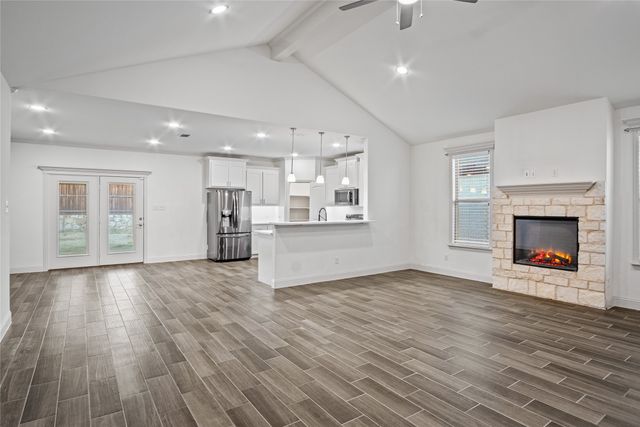 327 Coyote Creek Drive, Lavon, TX 75166