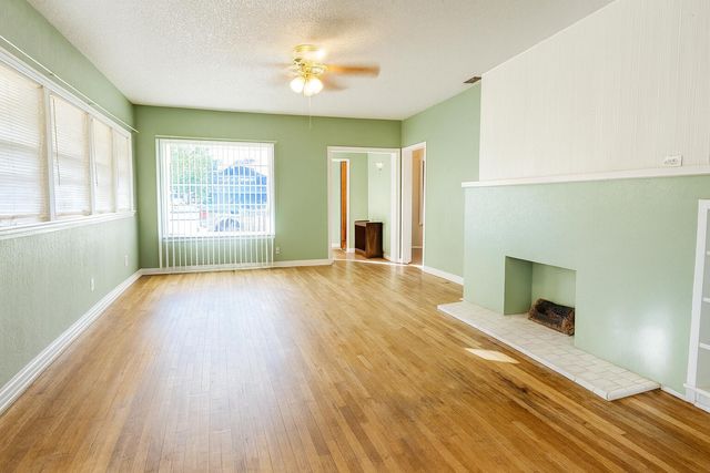 400 W Garza Street, Slaton, TX 79364