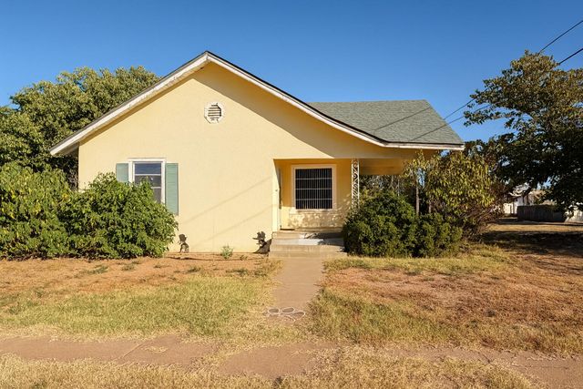 400 W Garza Street, Slaton, TX 79364
