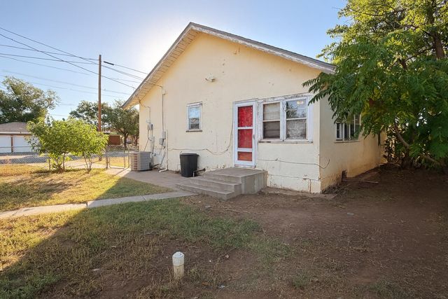 400 W Garza Street, Slaton, TX 79364