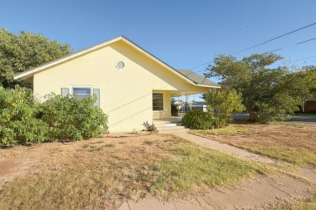 400 W Garza Street, Slaton, TX 79364