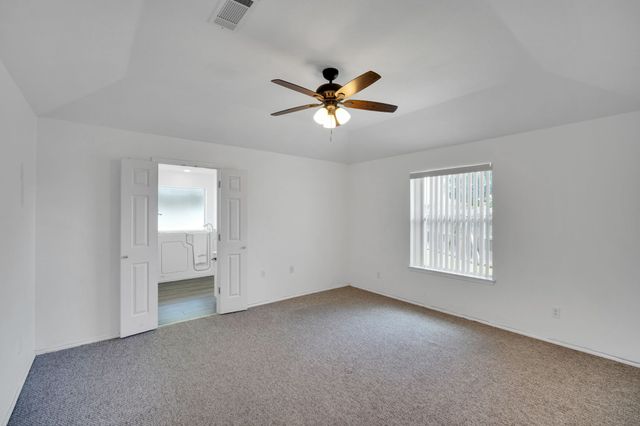 1040 Vinewood Avenue, Burleson, TX 76028