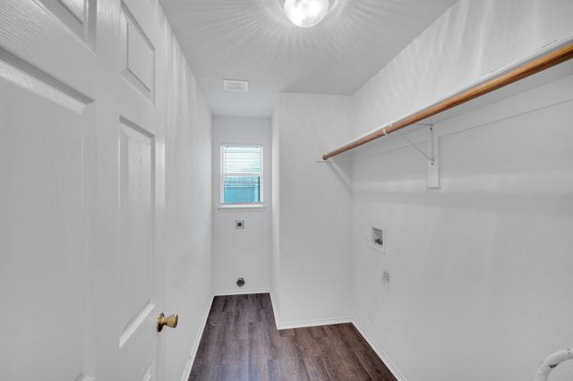 1040 Vinewood Avenue, Burleson, TX 76028