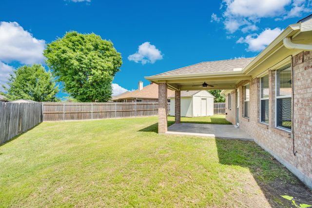 1040 Vinewood Avenue, Burleson, TX 76028