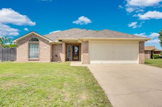 1040 Vinewood Avenue, Burleson, TX 76028
