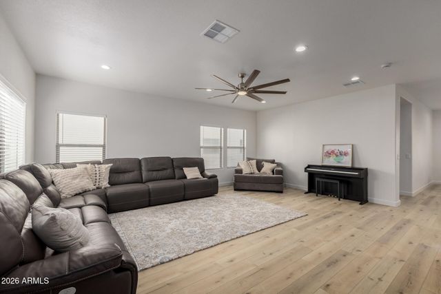 4610 E WHITEHALL Drive, San Tan Valley, AZ 85140
