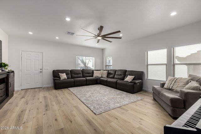 4610 E WHITEHALL Drive, San Tan Valley, AZ 85140