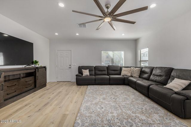 4610 E WHITEHALL Drive, San Tan Valley, AZ 85140