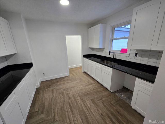 15331 Allen Road, Southgate, MI 48195